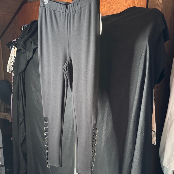 Venus Black Lace-Up Leggings with Gold Ring Detail – Size Large (NWT) - Picture 2 of 5